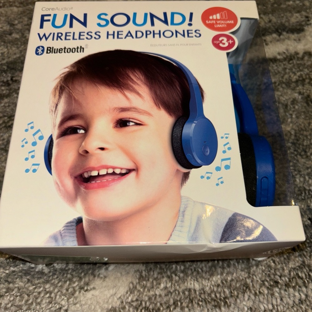 Brand new coreaudio wireless headphones, rechargeable battery,ages 3+upBLUETOOTH